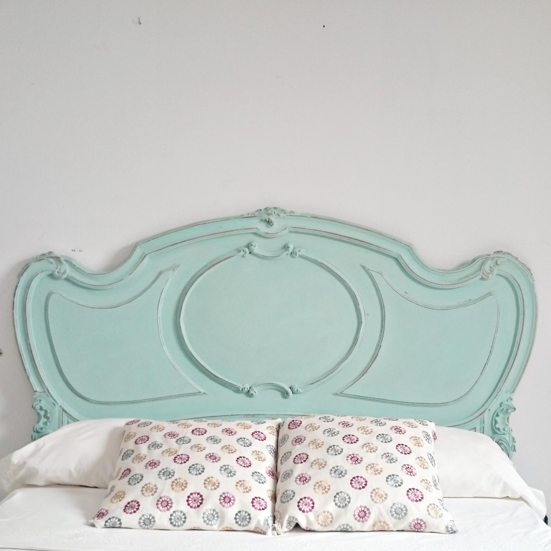 Cabecero Luis XV en tono mint | Bohemian and chic